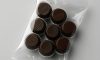 Cioccolatini confezionati in busta flow-pack trasparente per alimenti