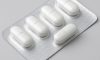 Blister di compresse bianche per confezionamento farmaceutico con flow-pack